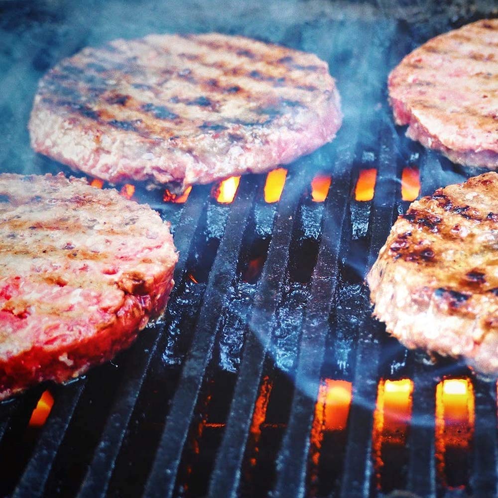 Uniflasy estilo de vida: parrillada al aire libre con las rejillas en uso