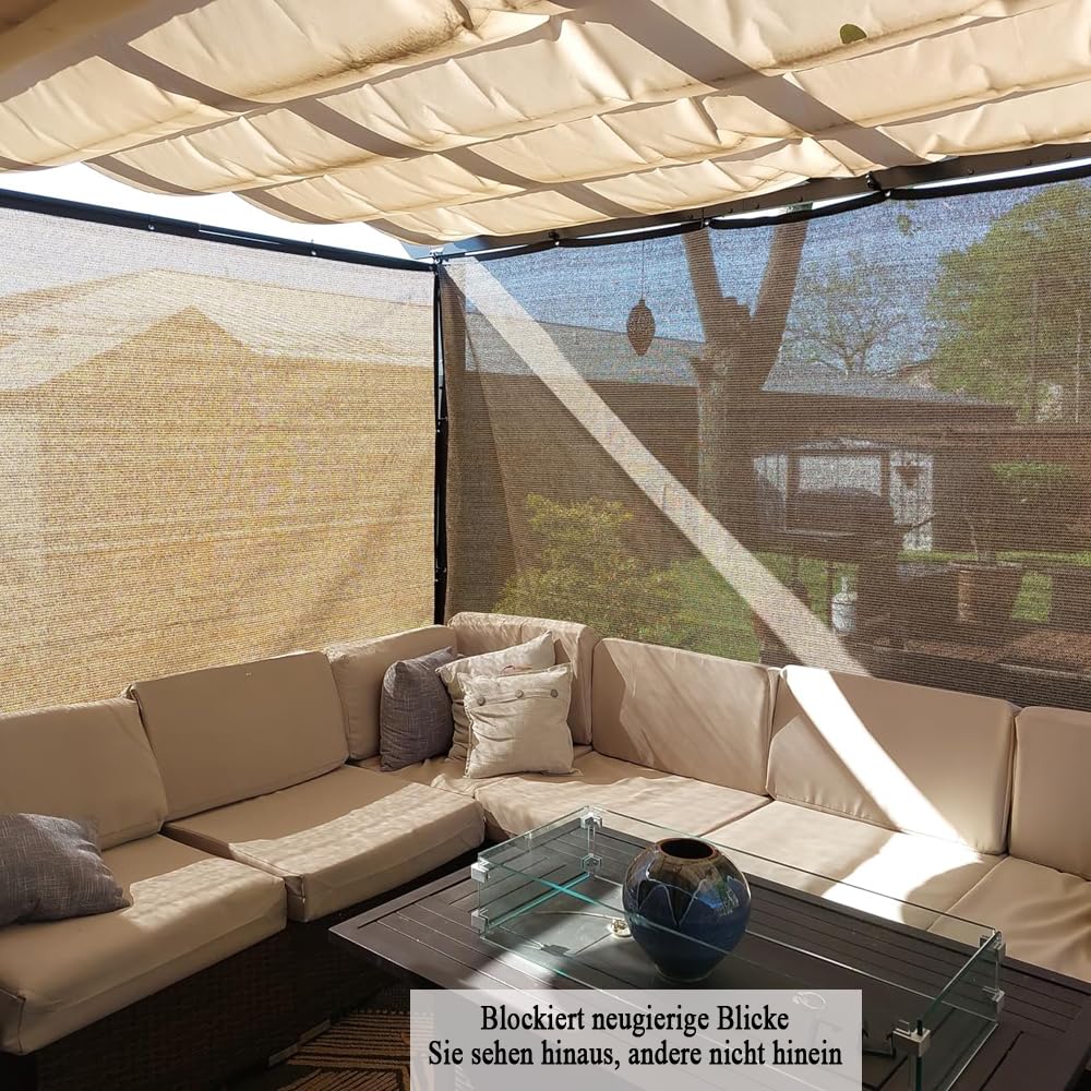 Vocray en jardín con mobiliario creando privacidad y ambiente relajado