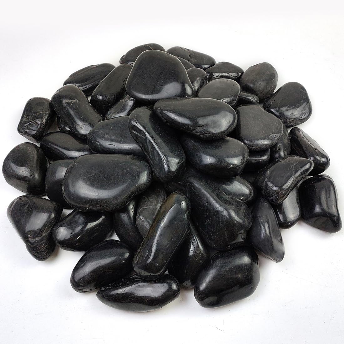 YISZM empaque frontal mostrando 40 libras y guijarros negros, ideal para jardinería